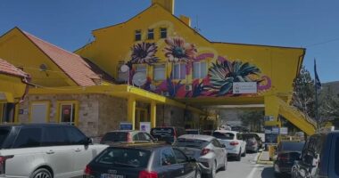 Emigrantët nga Greqia kthehen për Pashkë/ Fluks në doganën e Kapshticës