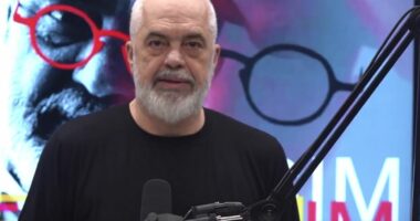 “Negociatat me BE janë në vijë”/ Rama për opozitën: Mbulojnë punët e Shqipërisë me ziftin e dëshpërimit të tyre