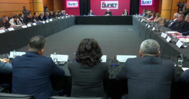 “Të vendosen në dispozicion të të rinjve”/ Rama: Synojmë 1 mijë laboratorë për teknologjinë në gjithë vendin