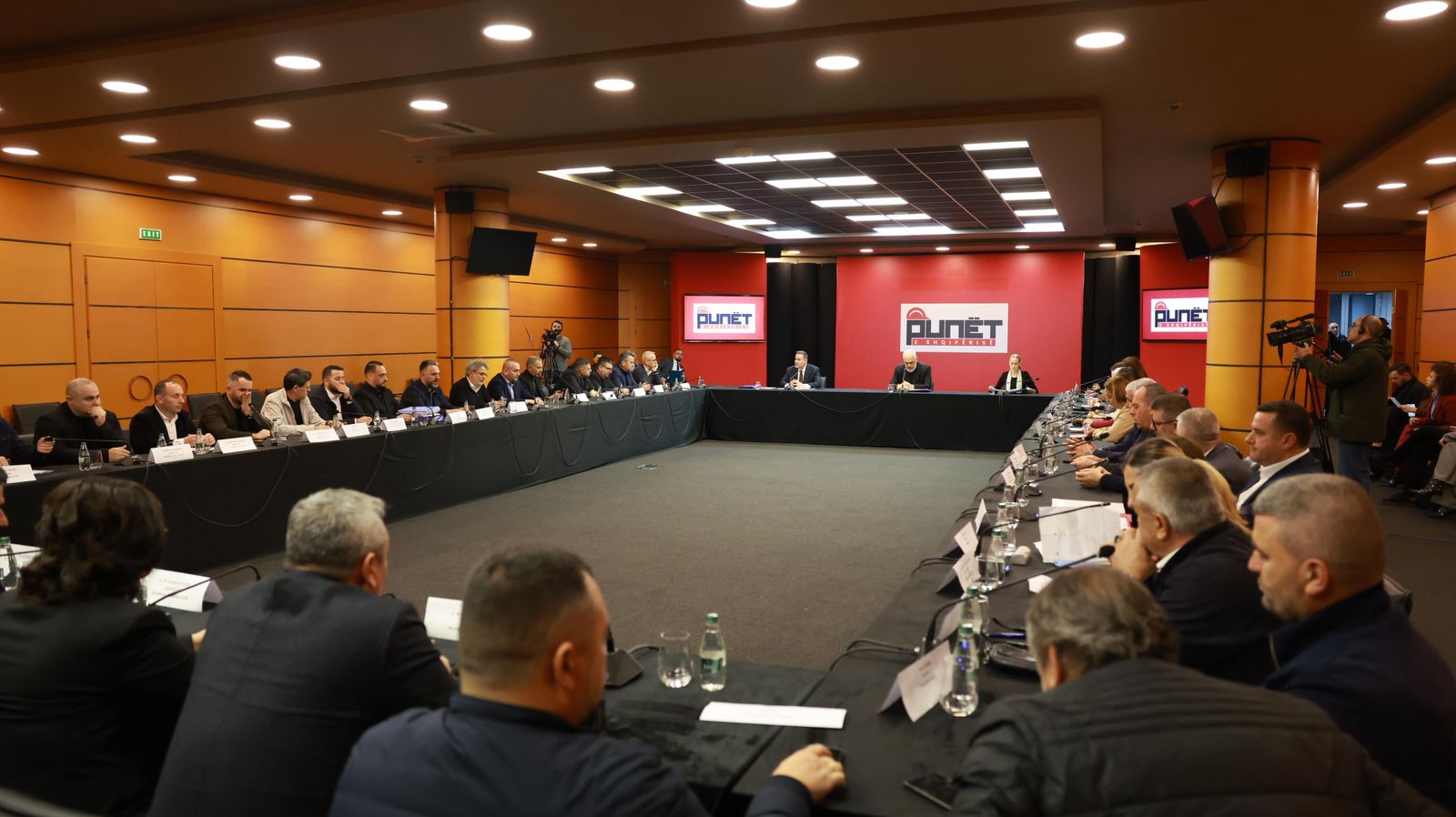 rama-porosi-kryetareve-te-bashkive-me-shume-pune-per-pastrimin-ne-prag-te-sezonit-veror