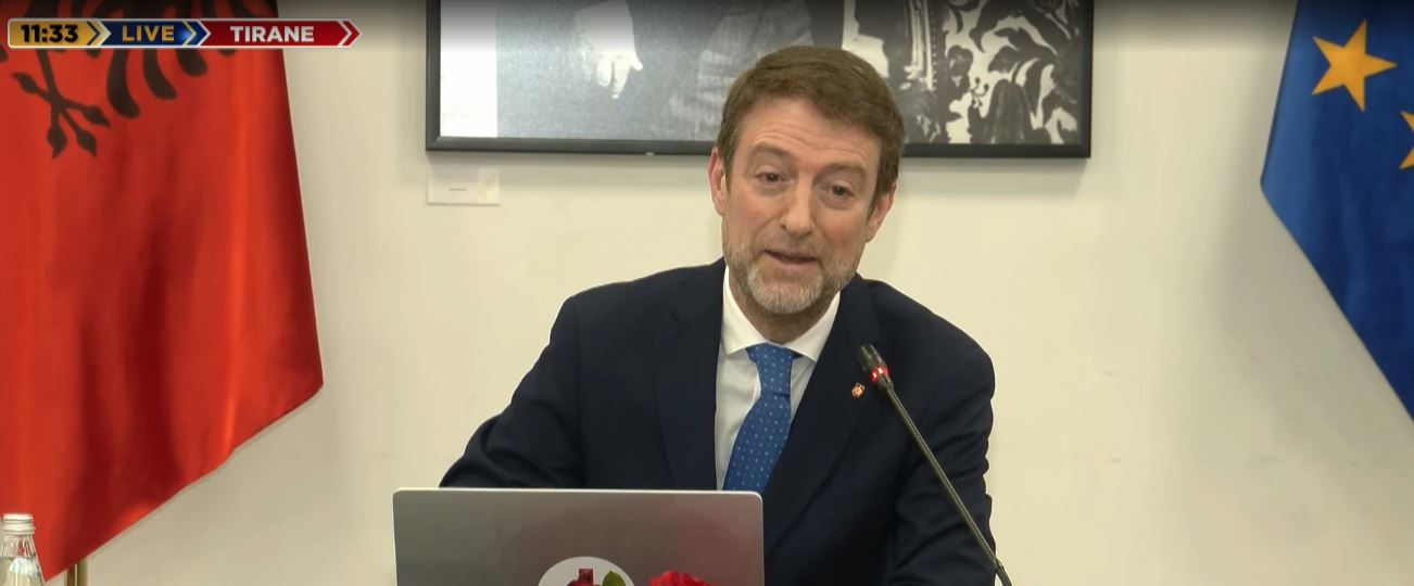 Samiti i diasporës në Tiranë  Ministri Hoxha  Sjellim Evropën në Shqipëri  forcojmë lidhjen me diasporën