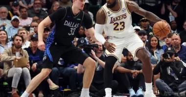 NBA, çfarë dueli Flagg-Lebron/ Talenti i ri fiton duelin me “Mbretin” në basketbollin amerikan