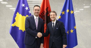 Hoxha pret Konjufcën: Koordinim të ngushtë Shqipëri-Kosovë në çdo çështje të interesit kombëtar