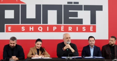 “Ligjin nuk e bën korrupsioni, ky është fakt”, Rama nga Fieri: Përpara kemi vetëm sfidat, pas na ndjek opozita