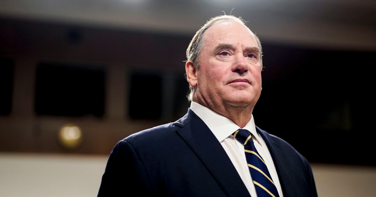 Shkarkohet sekretari i Marinës së SHBA  John Phelan  tensione prej disa muajsh me kreun e Pentagonit Hegseth