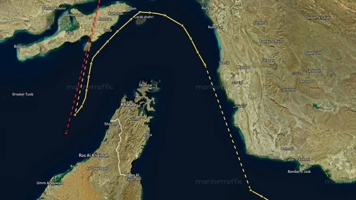 Anija e parë cisternë e naftës jo iraniane kalon Ngushticën e Hormuzit