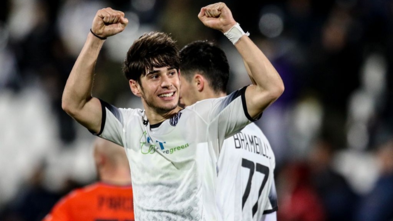  Bomberat  kuqezi në Itali  Katër sulmues shqiptarë spikasin fuqishëm në Apenine