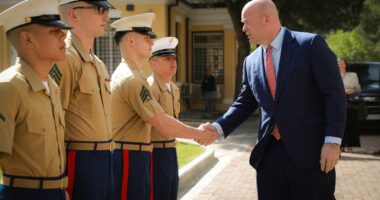 Ambasadori i SHBA në NATO viziton Tiranën/ Ambasada: Vlerësojmë partneritetin mes vendeve tona