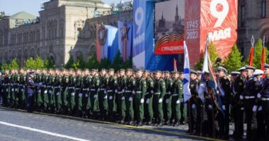 Parada e 9 majit pa tanke dhe raketa në Moskë