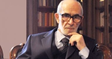 Profil/ Kritik letrar, shkrimtar, publicist, politikan dhe akademik, kush ishte Rexhep Qosja