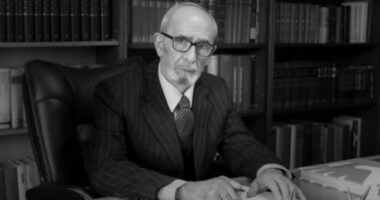 Shuhet akademiku Rexhep Qosja/ U nda nga jeta në moshën 89-vjeçare, ceremoni funerale private sipas amanetit