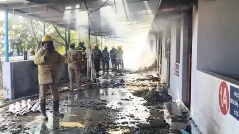 Shpërthen fabrika e fishekzjarrëve në Indi  të paktën 25 viktima