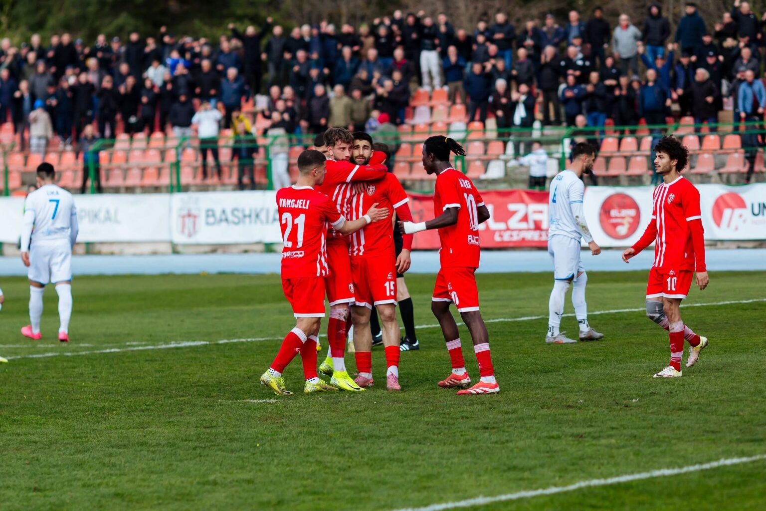 Skënderbeu e Laçi në elite  Korçarët e kurbinasit do të luajnë në Superligë vitin tjetër