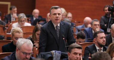 Balla: Deputetët në sallë po kërcënohen me jetë, kërkesë për mbylljen e diskutimeve dhe kalimi në votim të menjëhershëm