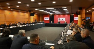 “Program kombëtar për logjistikën e parkimeve”/ Rama: Kredi për ndërmarrjet e vogla dhe të mesme