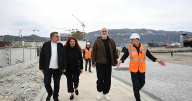“Punët për Shqipërinë”, Rama në Vlorë/ Kryeministri inspekton punimet në Lungomaren e Plazhit të Vjetër