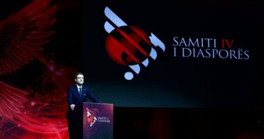 “Gjuha, ADN e identitetit tonë”, Hoxha – Diasporës: Samiti për dialog, jo monolog. Ju duam partnerë!