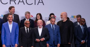 VIDEO-FOTO/ Samiti i demokracisë në Barcelonë, kryeministri Rama takohet me Sanchez