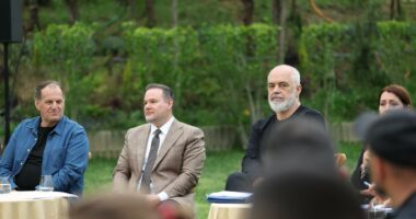 “Programi i ri nis së shpejti”, Rama me përfaqësues të agroturizmit në Tiranë: Kredi për zgjerimin e ndërmarrjeve