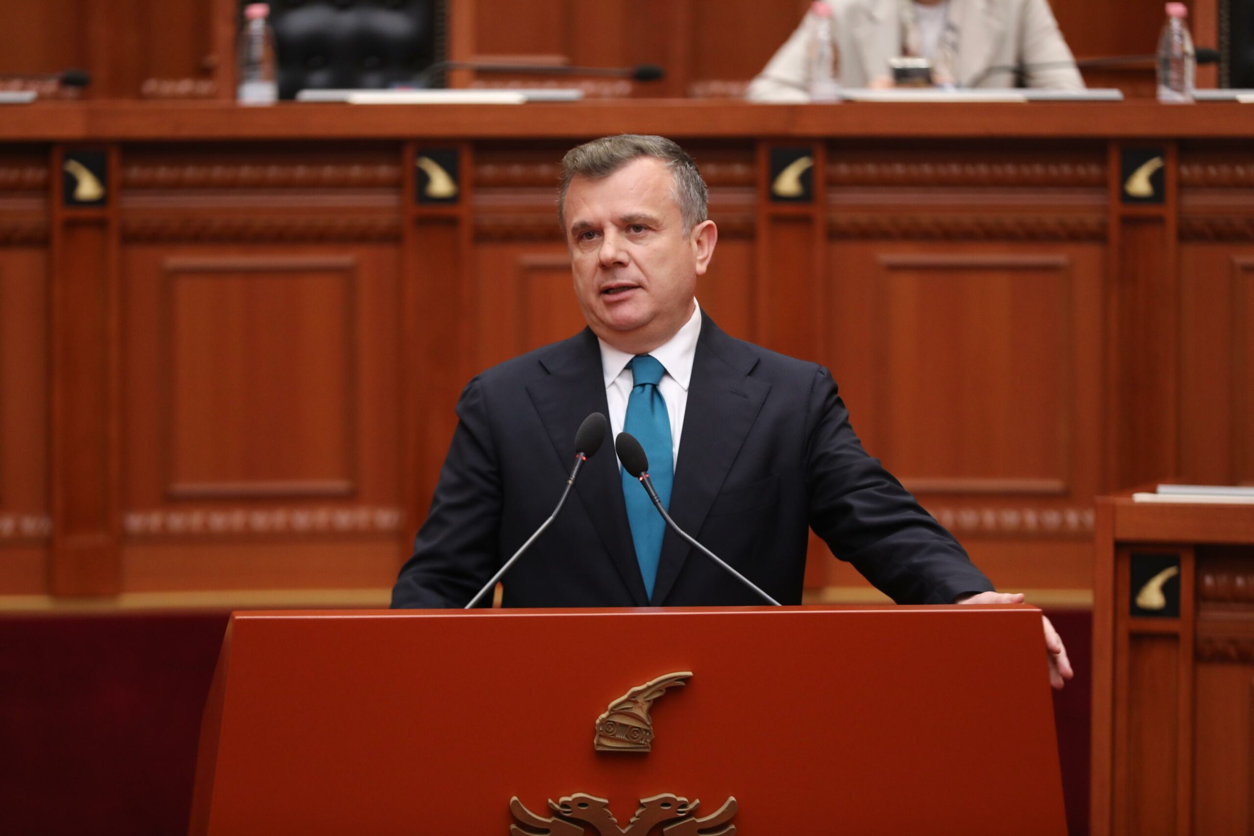 “Anëtarësimi në BE brenda 2030, shumë realist”/ Balla-opozitës: Hiqni dorë nga balta, s’e keni armike Shqipërinë