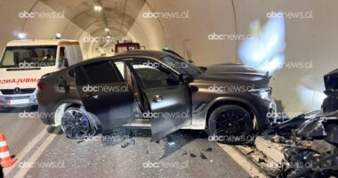 Aksident brenda tunelit të Llogarasë, përplasen dy automjete