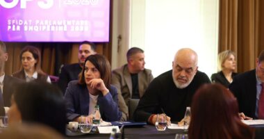 Përfundon mbledhja e qeverisë/ Ministri i Jashtëm dhe kryenegociatorja raportojnë për ecurinë e negociatave