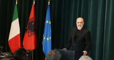 Prodhimi i anijeve në Pashaliman/ Rama: Marrëveshja, rrugë e re për ekonominë dhe për KAYO-n! Anijet, për ushtrinë tonë dhe NATO-n