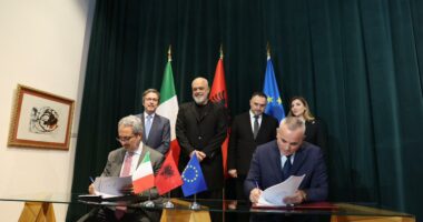 Shqipëria prodhon anije në Pashaliman, nënshkruhet marrëveshja/ Rama: Partneritet strategjik me qeverinë e Italisë