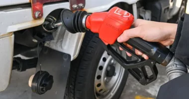 Kërcënimet e Trump për hapjen e Ngushticës së Hormuzit, çmimi i naftës shkon 110 dollarë për fuçi