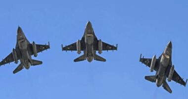 Aeroplanë luftarakë pakistanezë vendosen në Arabinë Saudite