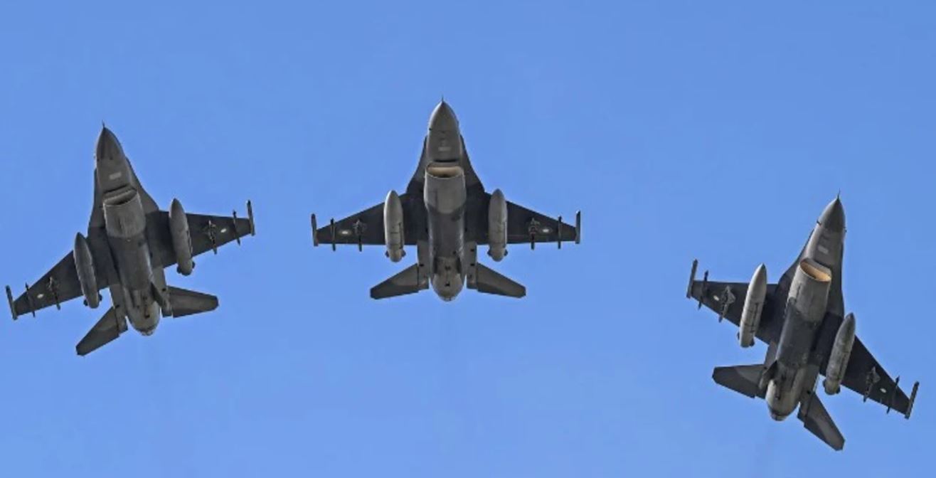 Aeroplanë luftarakë pakistanezë vendosen në Arabinë Saudite