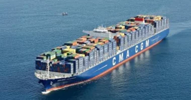 Për herë të parë që nga fillimi i luftës, një anije nga Evropa Perëndimore kalon në Ngushticën e Hormuzit