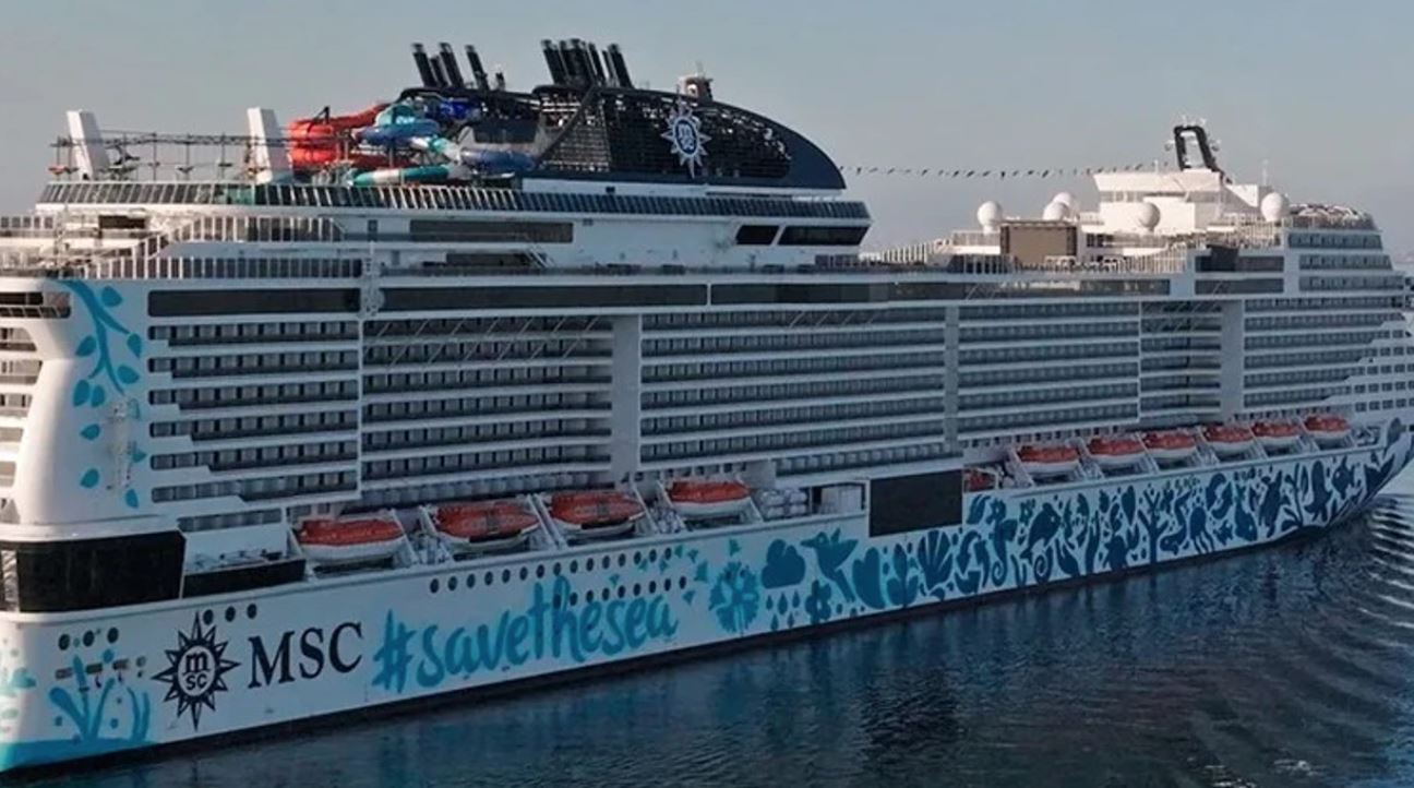 Anijet turistike zvicerane dhe gjermane largohen nga Ngushtica e Hormuzit