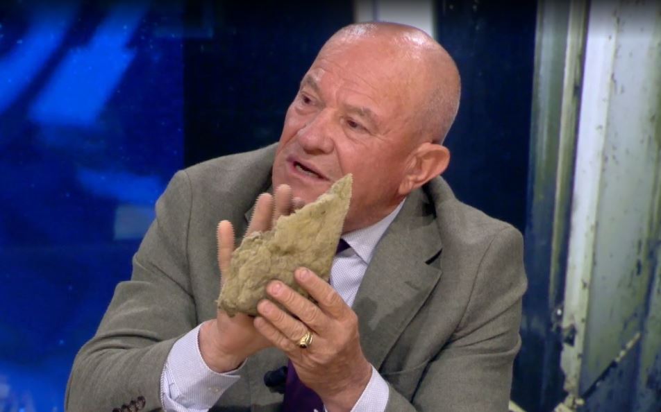 Zjarri që dogji Tiranën/ Inxhinieri sjell në ‘Real Story’ materiale të fasadës: Termoizolimi është ‘lesh guri’