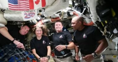 “Pamje që asnjë njeri nuk i ka parë ndonjëherë”/ Artemis II niset drejt Tokës pas fluturimit rreth Hënës