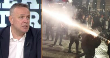 “Deputetë të PD mbrojtën të arrestuarit”/ Protesta, Karamuço: Policia do vendosë masa ligjore