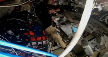 Fillon zyrtarisht vëzhgimi Hënor/ Astronautja Koch: Hëna sa vjen e duket më e madhe