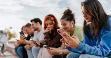 Ruajta e fëmijëve/ Qipro vendos kufi moshe për rrjetet sociale