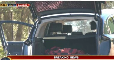 Atentati me dy viktima në Lezhë, “ABC News” në vendngjarje, gazetarja: Pritet të këqyren kamerat e sigurisë! Breshëritë e plumbave drejt vendit të shoferit