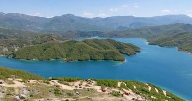 Bovilla, xhevahiri turistik pranë Tiranës/ Të huajt interes për hiking dhe eksplorim malor