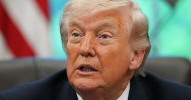 Trump: Putin më ofroi ndihmë për rezervat e uraniumit të Iranit