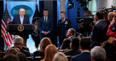 Presidenti Trump kërcënon me burg personin që “spiunoi” operacionin e shpëtimit të pilotit