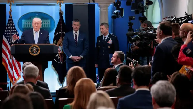 Presidenti Trump kërcënon me burg personin që “spiunoi” operacionin e shpëtimit të pilotit