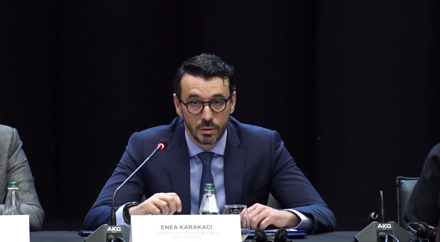 Tryeza për energjinë/ Ministri Karakaçi: Rikonceptim i gjithë funksionimit të tregut të energjisë elektrike në Shqipëri