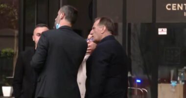 Zjarri tek ‘Farmacia 10’/ Në vendngjarje ministri i brendshëm Lamallari, helikopterët asistojnë në shuarjen e flakëve