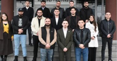 Kërkojnë barazi dhe zbatim të ligjit të gjuhëve/ Studentët shqiptarë në Shkup sot në protestë