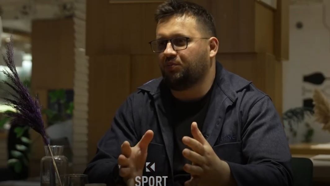 “Mikpritja që shpërblehet”/ Turqit nuk harrojnë pronarin e lokalit, që i priti me çaj falas