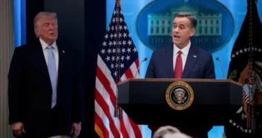 Kreu i CIA: Operacioni i shpëtimit në Iran ishte në “garë me kohën”