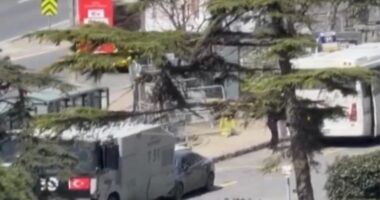 Të shtëna pranë konsullatës izraelite/ Stamboll, mediat: Disa të vrarë në shkëmbim zjarri me policinë