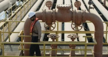 Shtetet e Gjirit po shqyrtojnë tubacione të reja për të shmangur Ngushticën e Hormuzit